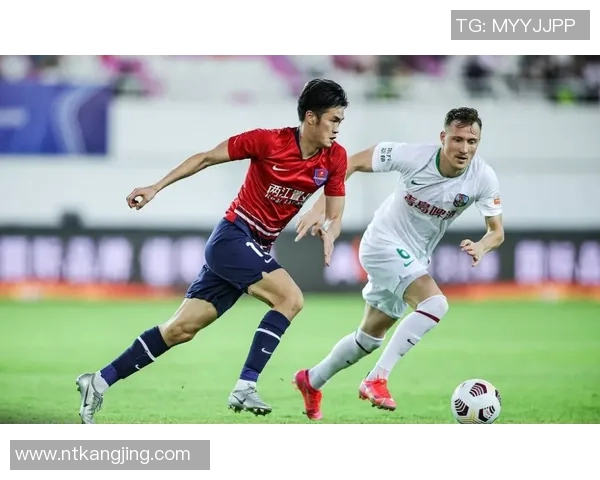 马赛欧冠赛后球迷冲突升级引发大规模斗殴现场混乱不堪